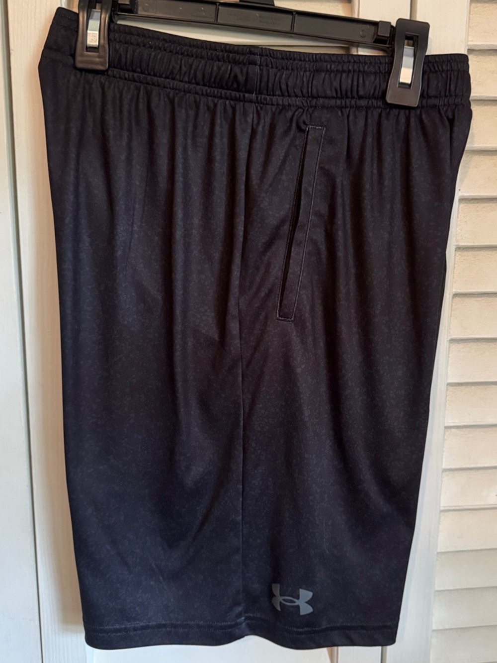 Under Armour Youth Large Dark Charcoal Athletic Shorts